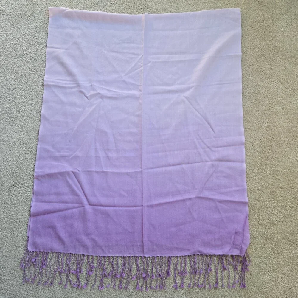 NWOT Banana Republic Lavender Purple Ombre WOOL Scarf Lightweight